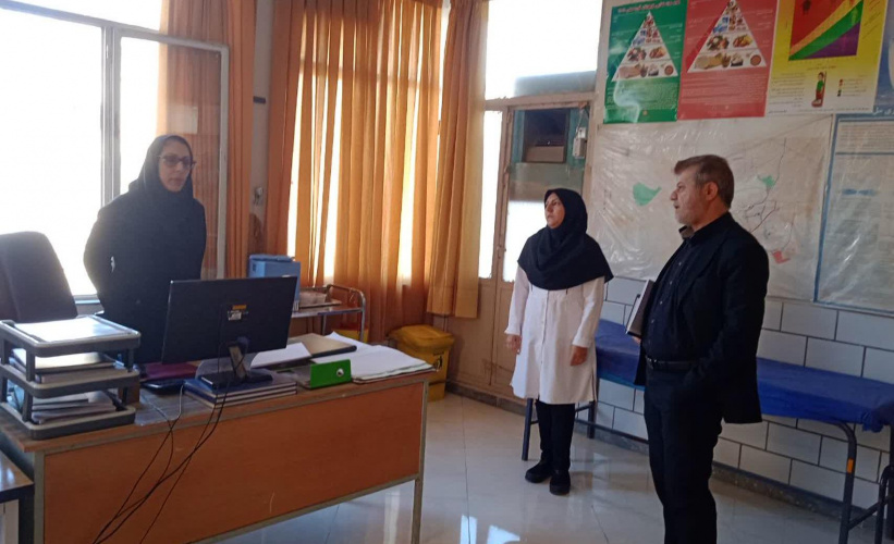 بازدید معاون بهداشت دانشگاه علوم پزشکی اراک از پایگاه سلامت رودکی